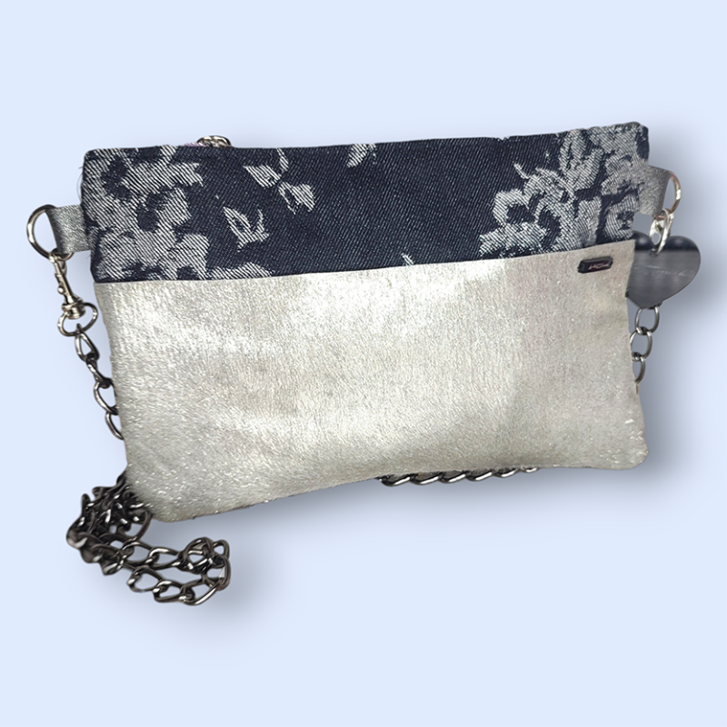 POCHETTE IN DENIM CON ROSE E PELLE CAVALLINO LAMINATO